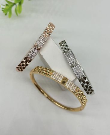 Anti Tarnish Golden Bracelet